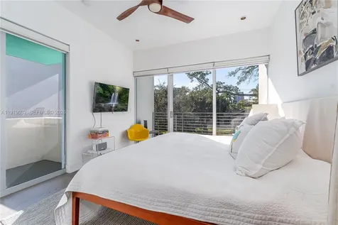 6495 SW 85th Street Miami FL 33143