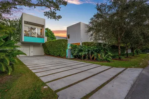 6495 SW 85th Street Miami FL 33143