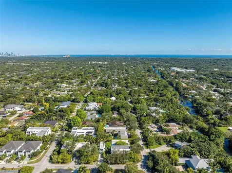6495 SW 85th Street Miami FL 33143