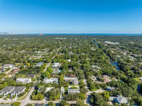6495 SW 85th Street Miami FL 33143