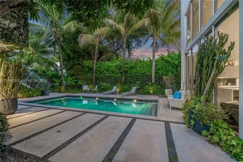 6495 SW 85th Street Miami FL 33143