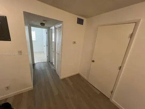 6840 Pembroke Road Pembroke Pines FL 33023
