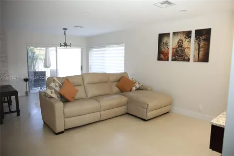 9828 NW 2nd Street Plantation FL 33324