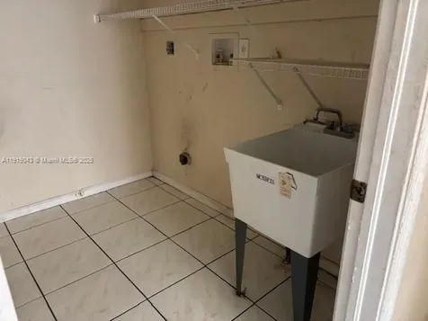 4871 NW 65th Avenue Lauderhill FL 33319