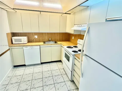 2500 Parkview Drive Hallandale Beach FL 33009