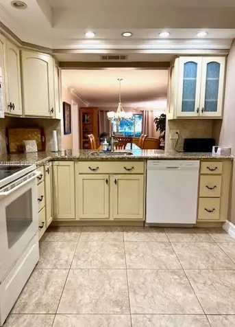 4000 Crystal Lake Drive Deerfield Beach FL 33064