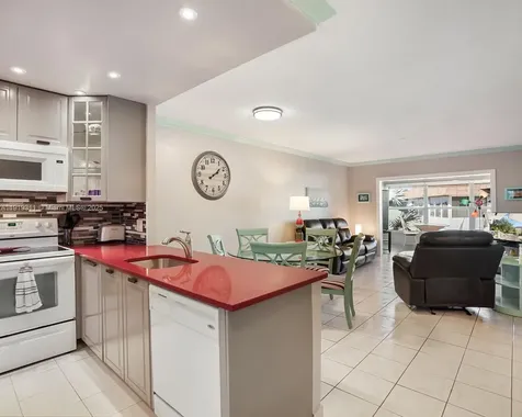 4705 NW 35th Street Lauderdale Lakes FL 33319