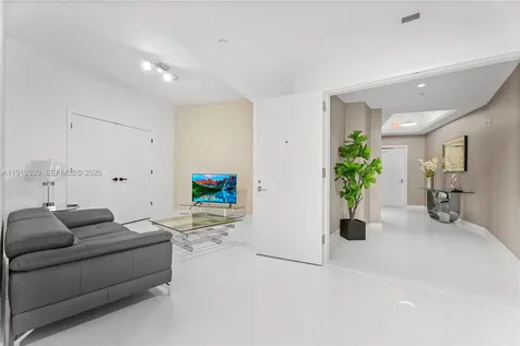 851 NE 1st Avenue Miami FL 33132