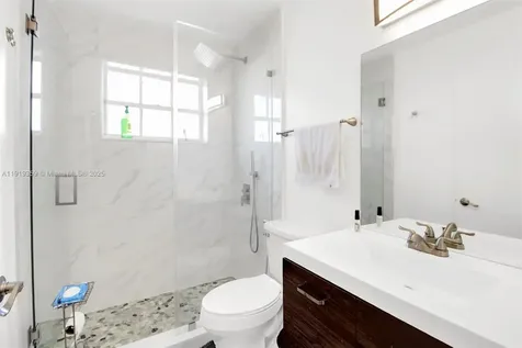 6122 NW 181st Terrace Circle W Hialeah FL 33015