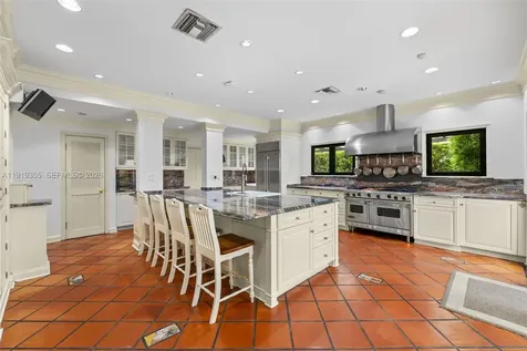 5860 Pine Tree Drive Miami Beach FL 33140
