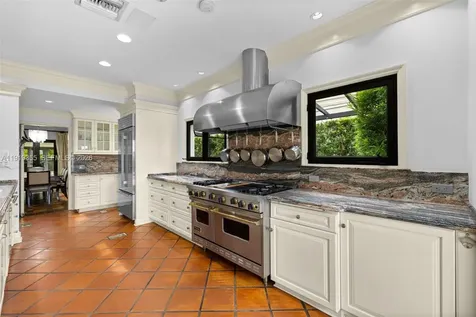 5860 Pine Tree Drive Miami Beach FL 33140