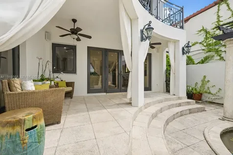 5860 Pine Tree Drive Miami Beach FL 33140