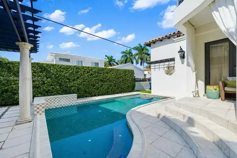 5860 Pine Tree Drive Miami Beach FL 33140
