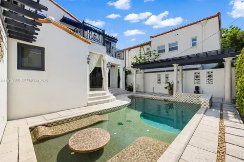 5860 Pine Tree Drive Miami Beach FL 33140
