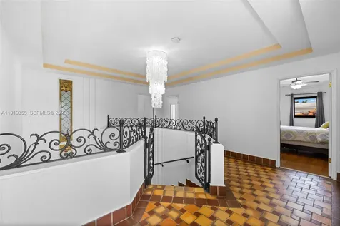 5860 Pine Tree Drive Miami Beach FL 33140