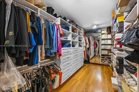 5860 Pine Tree Drive Miami Beach FL 33140
