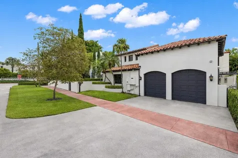 5860 Pine Tree Drive Miami Beach FL 33140
