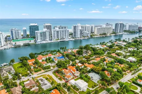 5860 Pine Tree Drive Miami Beach FL 33140
