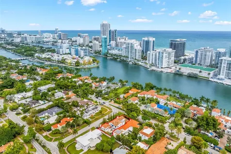 5860 Pine Tree Drive Miami Beach FL 33140