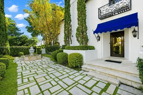 5860 Pine Tree Drive Miami Beach FL 33140