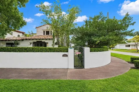 5860 Pine Tree Drive Miami Beach FL 33140