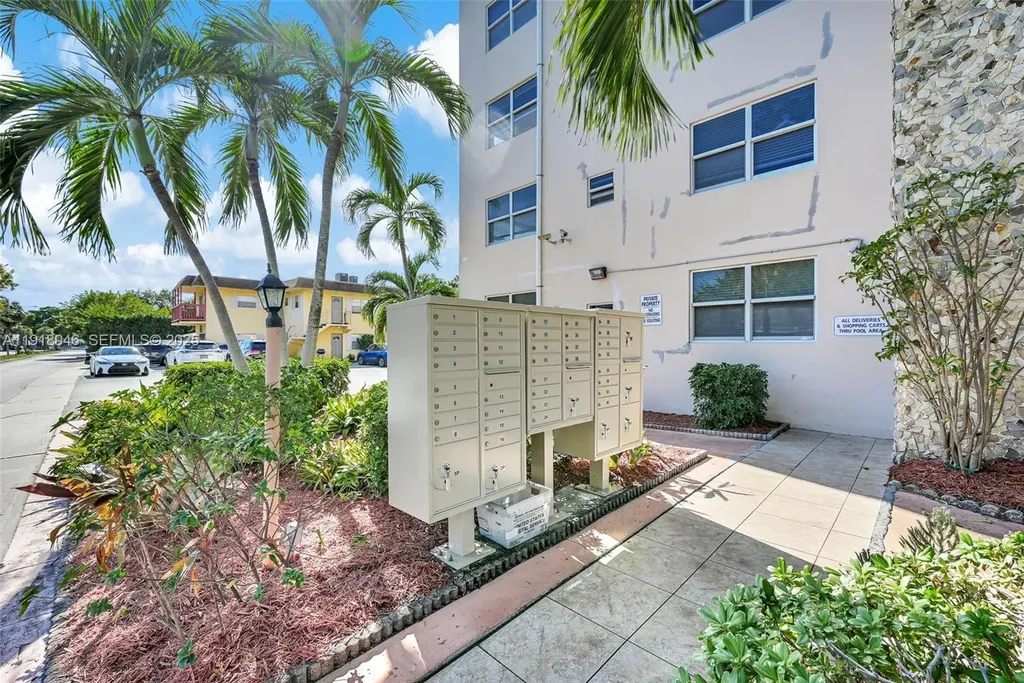 1830 Dixieanna Street Hollywood FL 33020