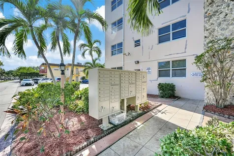 1830 Dixieanna Street Hollywood FL 33020