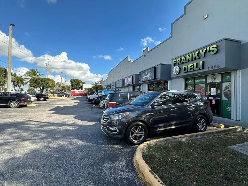 2562 W 84th Street Hialeah FL 33016