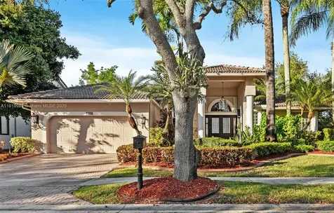 3058 Lakewood Drive Weston FL 33332