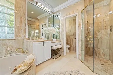 3058 Lakewood Drive Weston FL 33332