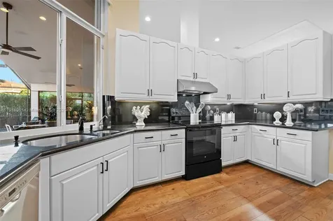 3058 Lakewood Drive Weston FL 33332