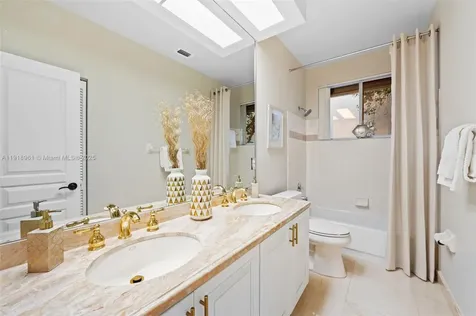 3058 Lakewood Drive Weston FL 33332