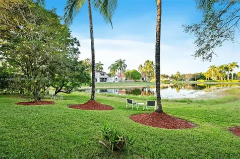 3058 Lakewood Drive Weston FL 33332