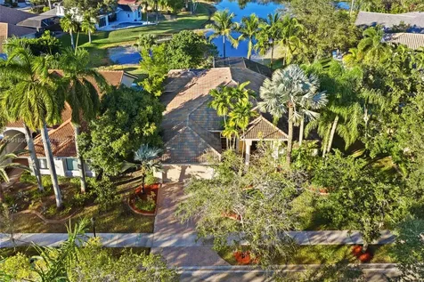 3058 Lakewood Drive Weston FL 33332