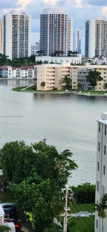 18021 Biscayne Boulevard Aventura FL 33160