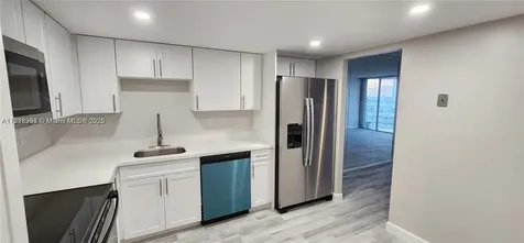 18021 Biscayne Boulevard Aventura FL 33160