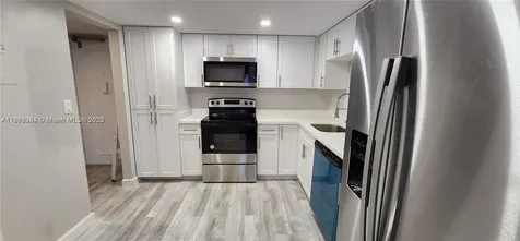 18021 Biscayne Boulevard Aventura FL 33160