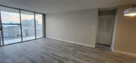 18021 Biscayne Boulevard Aventura FL 33160