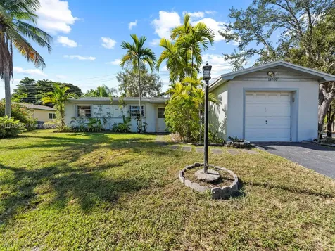 19700 Whispering Pines Road Cutler Bay FL 33157