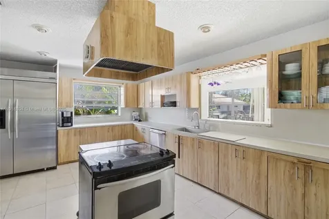 272 191st Terrace Sunny Isles Beach FL 33160