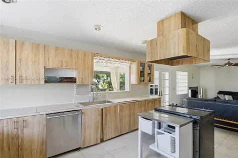 272 191st Terrace Sunny Isles Beach FL 33160