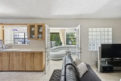 272 191st Terrace Sunny Isles Beach FL 33160