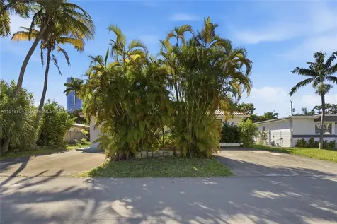272 191st Terrace Sunny Isles Beach FL 33160