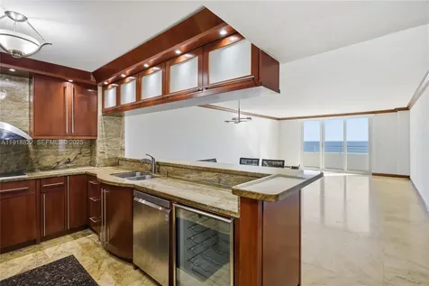5555 Collins Avenue Miami Beach FL 33140