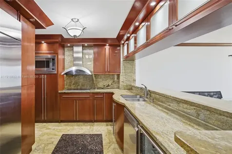 5555 Collins Avenue Miami Beach FL 33140