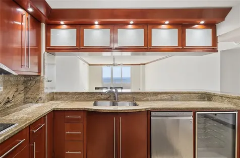 5555 Collins Avenue Miami Beach FL 33140