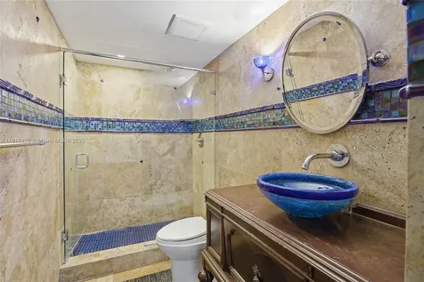 5555 Collins Avenue Miami Beach FL 33140