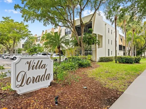 20200 W Country Club Drive Aventura FL 33180