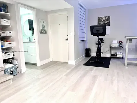 20200 W Country Club Drive Aventura FL 33180