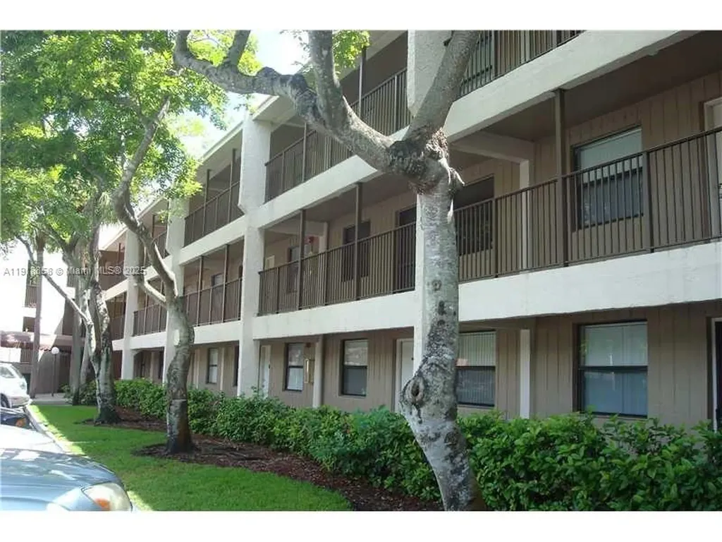8715 Shadow Wood Boulevard Coral Springs FL 33071